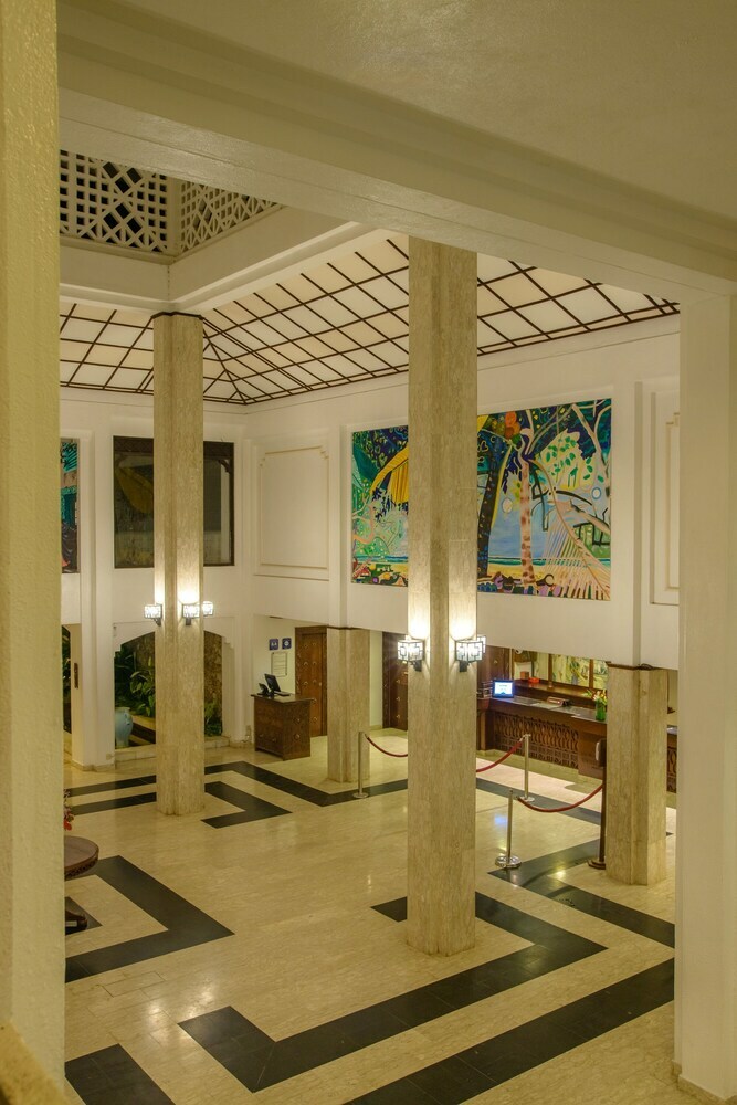 Hotel Sarova Whitesands Beach Resort & Spa