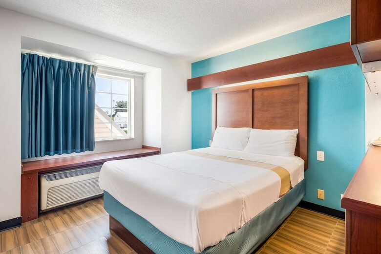 Hotel Microtel Inn & Suites By Wyndham Brunswick