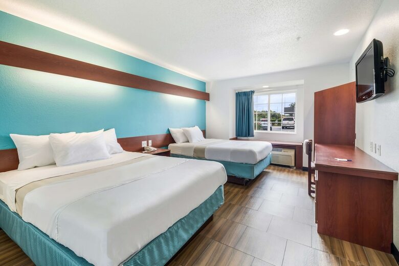 Hotel Microtel Inn & Suites By Wyndham Brunswick