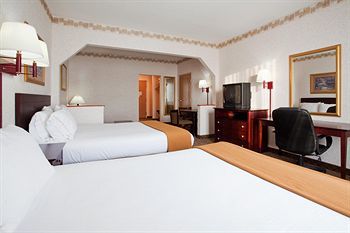 Holiday Inn Express Hotel & Suites Hiawassee
