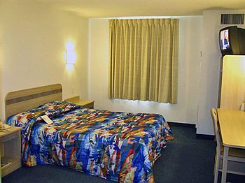 Motel 6 Dale