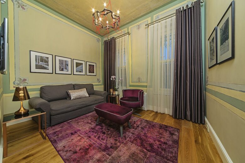 Sophisticatedly Decorated 2 Bedroom Apartment In Galata