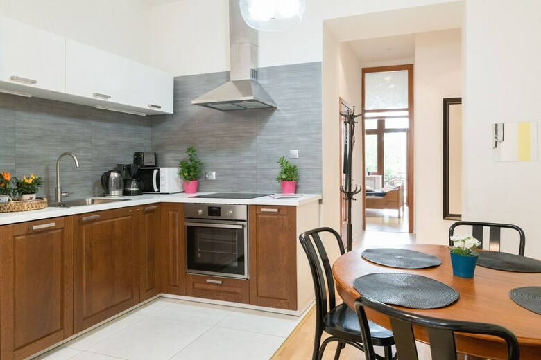 Wonderful Apartment Wrzesinska Street
