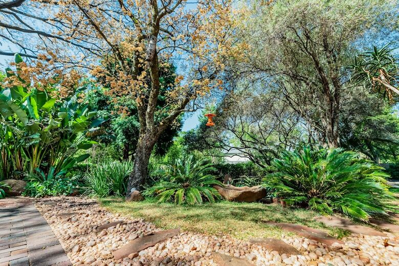 Bed & Breakfast Six Sandton