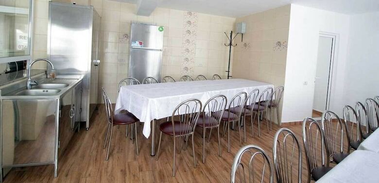 Hostal Aris Meridian Hostel