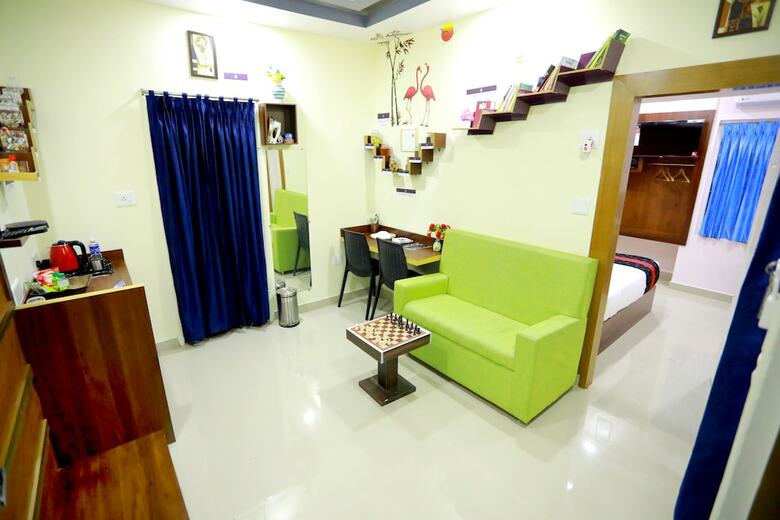 Base9 Airport Hotel