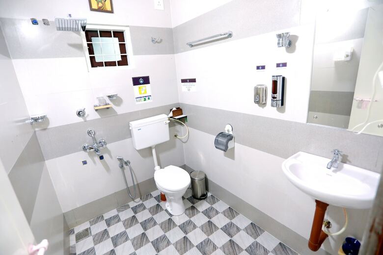 Base9 Airport Hotel