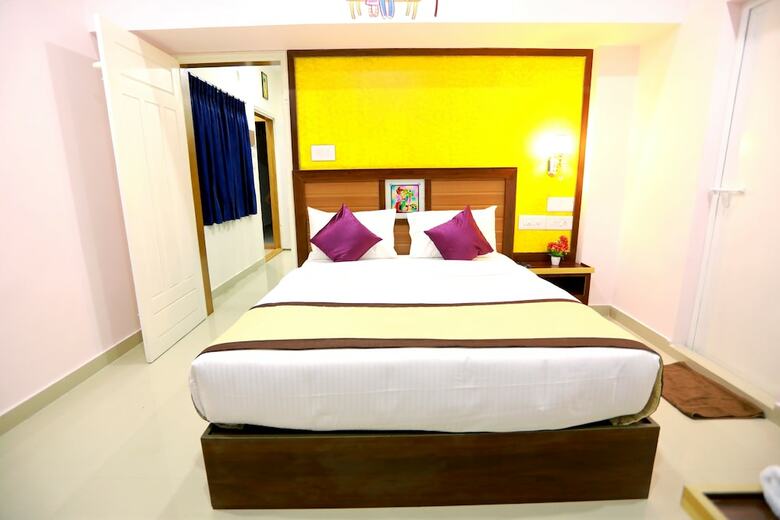 Base9 Airport Hotel
