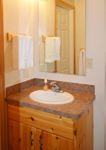 Lodge Sleepy J Cabins