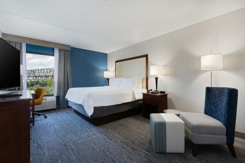 Hotel Holiday Inn Express & Suites Cincinnati Riverfront