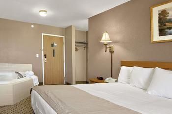 Hotel Baymont Inn & Suites Jacksonville