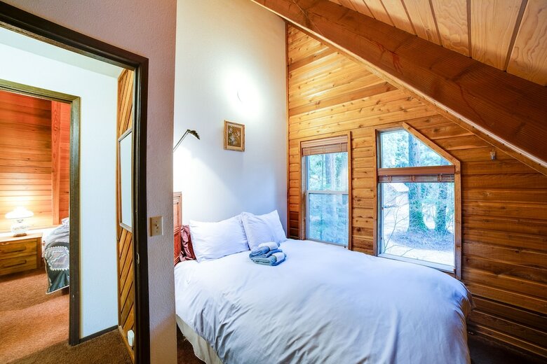 Mt. Baker Lodging Cabin 35 ? A/c, Pets Ok, Sleeps 6! By Mbl
