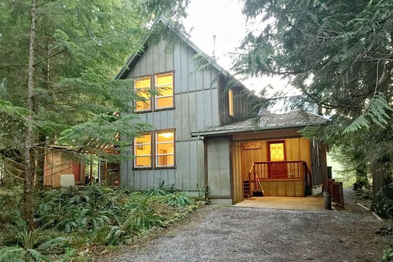 Mt. Baker Lodging Cabin 70 ? Riverside, Wifi, Sleeps 8! By Mbl
