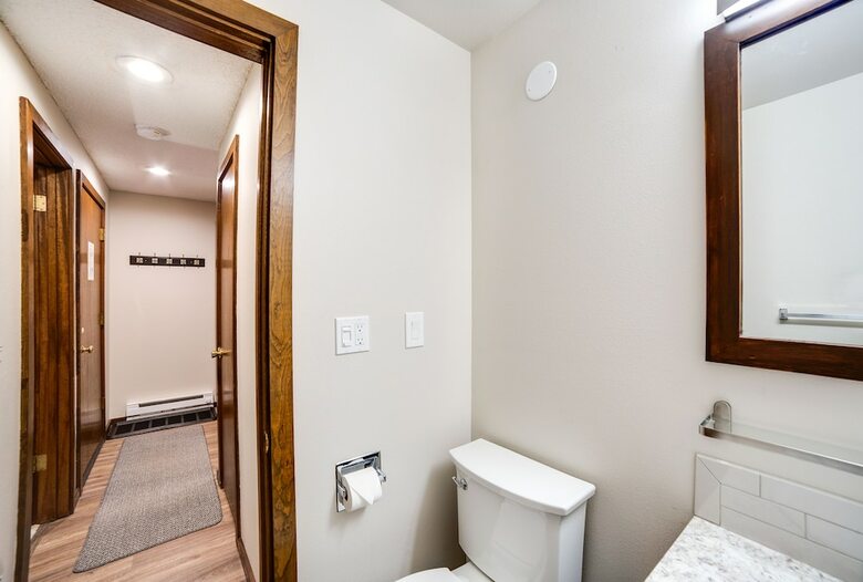Mt. Baker Lodging Condo 68 ? Frpl, W/d, Sleeps 4! By Mbl