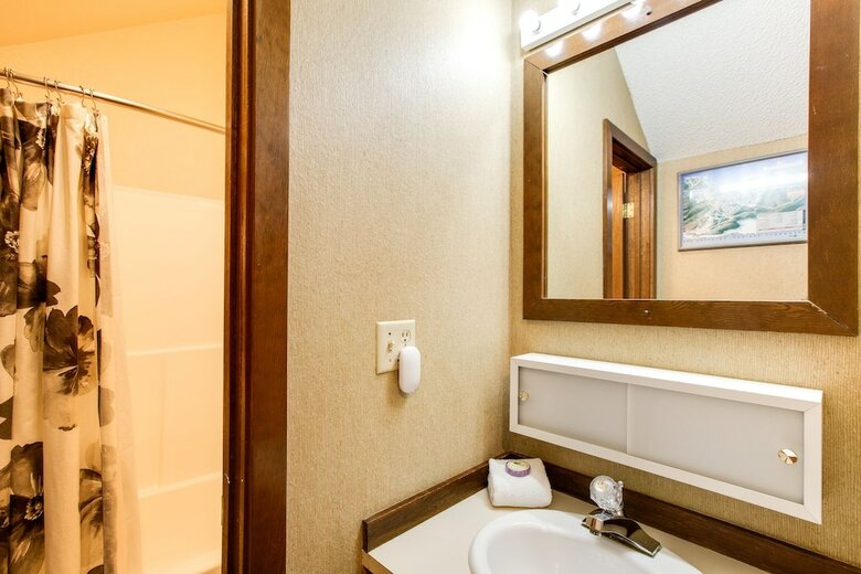 Mt. Baker Lodging Condo 59 ? Frpl, W/d, Sleeps 6! By Mbl