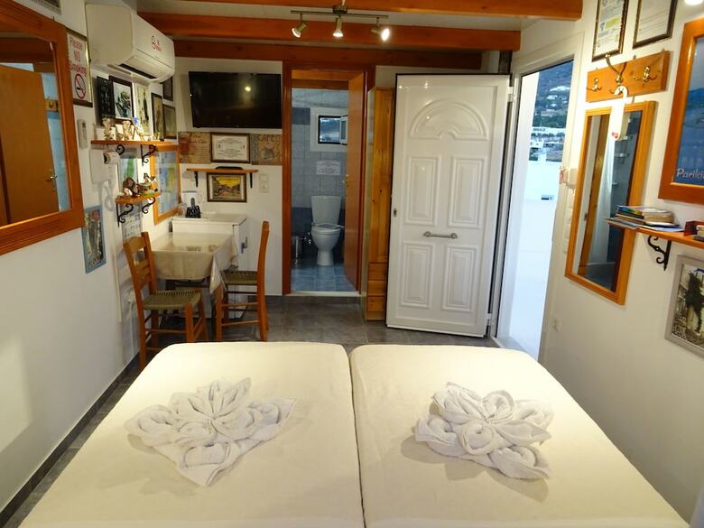 Kontaratos Studios & Apartments