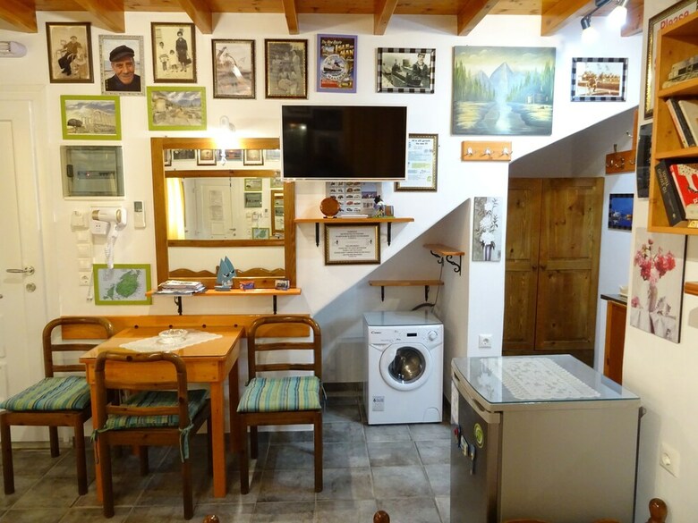Kontaratos Studios & Apartments