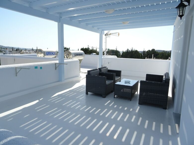 Kontaratos Studios & Apartments