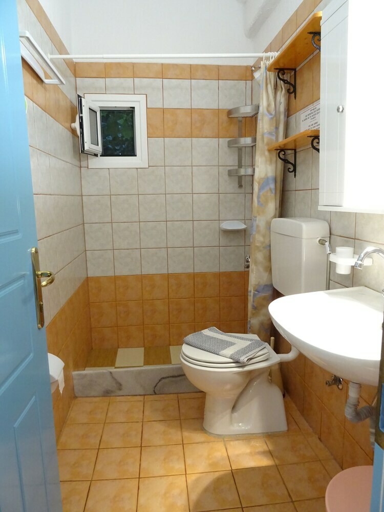 Kontaratos Studios & Apartments