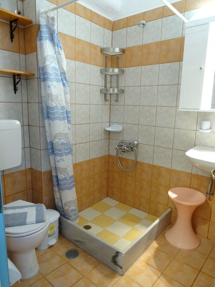 Kontaratos Studios & Apartments