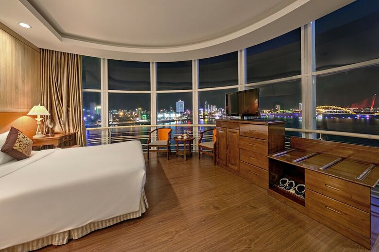 Sun River Hotel