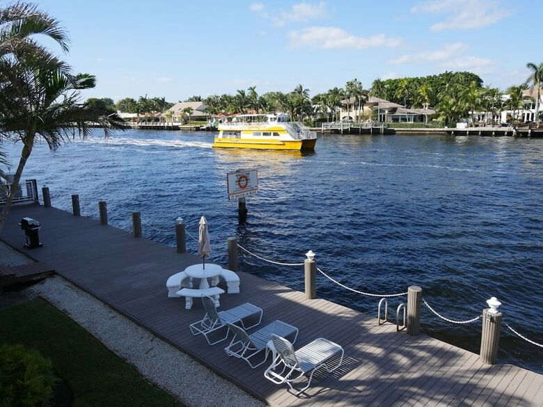 Hotel Holiday Isle Yacht Club