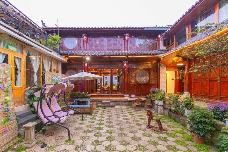 Posada Lijiang Muyunju Inn