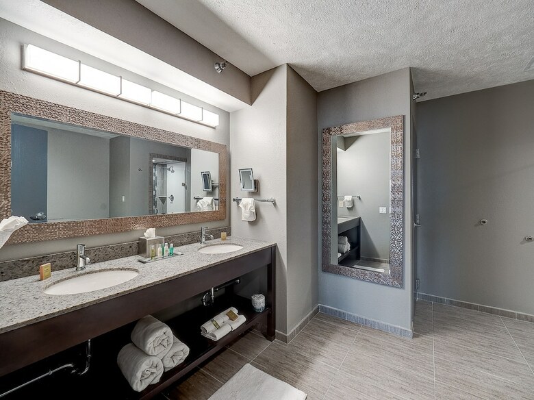 Doubletree By Hilton Hotel Bloomington