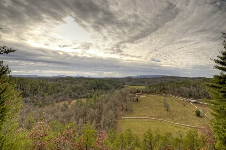 Cabana Mountain Serenity