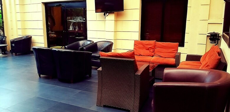 Victoria Crown Plaza Hotel