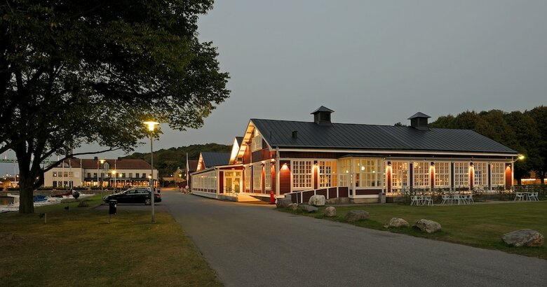 Dockyard Hotel