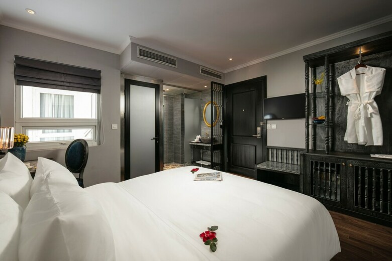 Shining Central Hotel & Spa