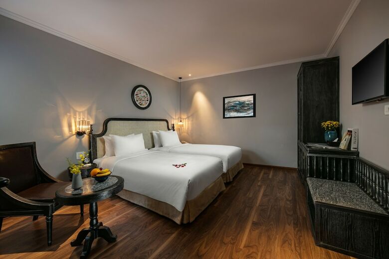 Shining Central Hotel & Spa