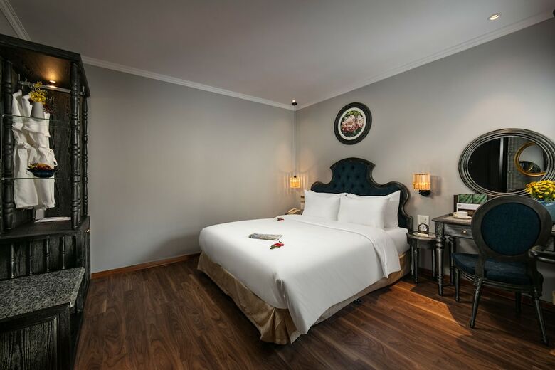 Shining Central Hotel & Spa