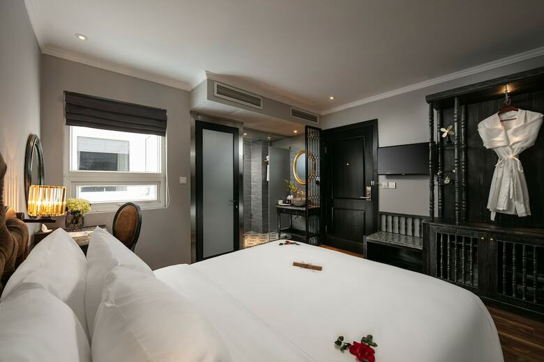 Shining Central Hotel & Spa