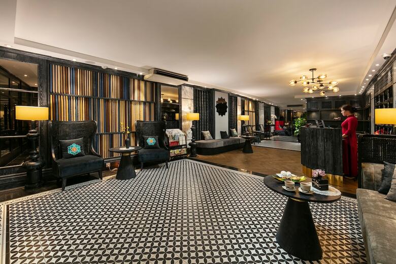 Shining Central Hotel & Spa