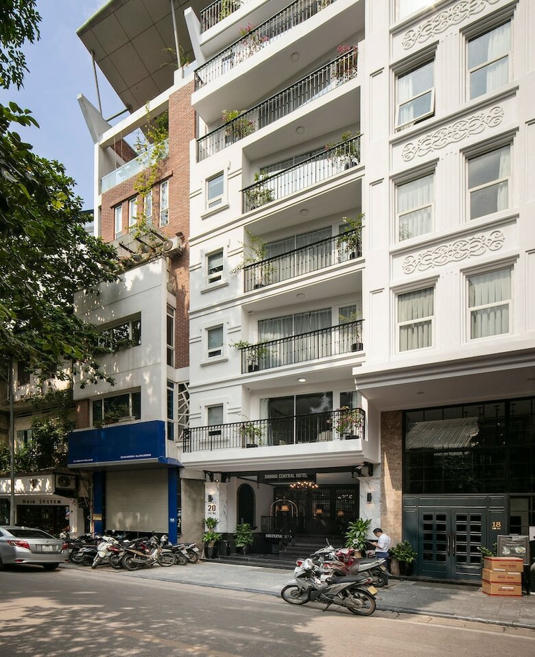Shining Central Hotel & Spa