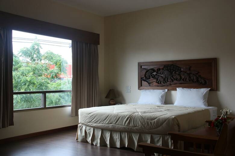 Baanlanna Hotel
