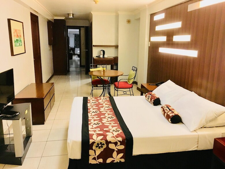 Hotel Jupiter Suites