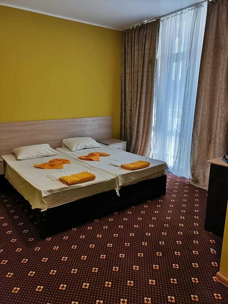 Kashahi Hotel