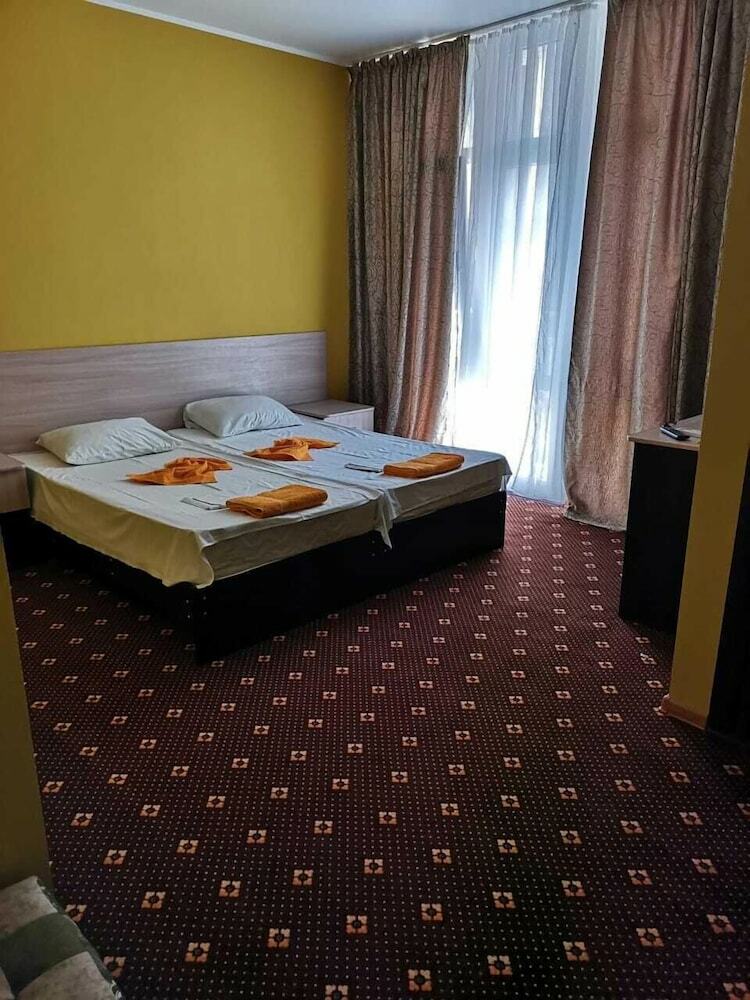 Kashahi Hotel
