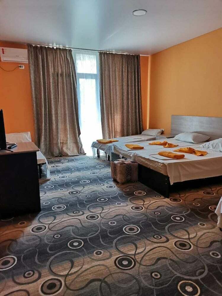 Kashahi Hotel