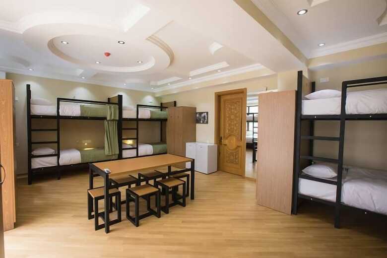 Hostal The Royal Spinel Hostel