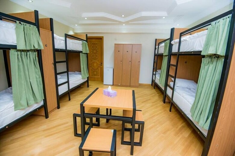 Hostal The Royal Spinel Hostel