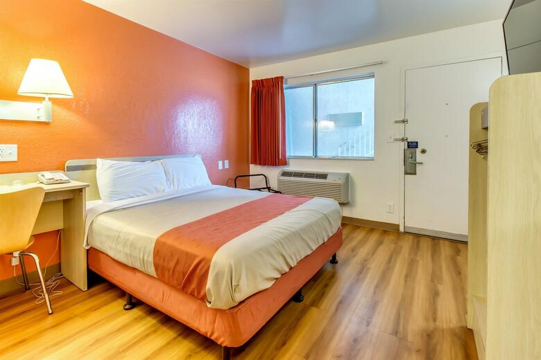 Motel 6 Venice