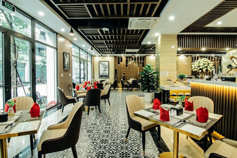 Top One Halong Hotel