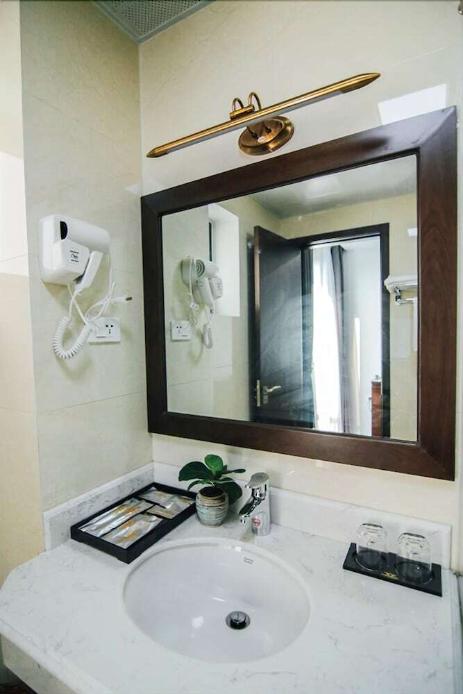 Top One Halong Hotel