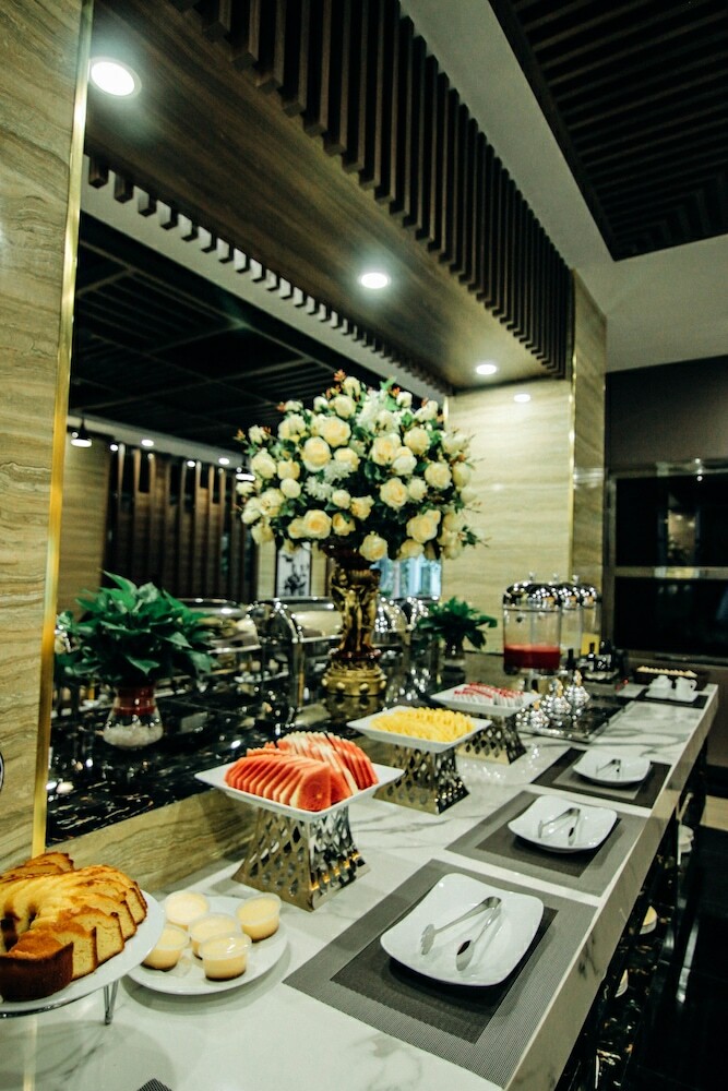 Top One Halong Hotel