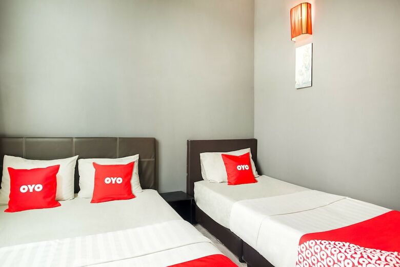 Oyo 44116 Sk Hotel 2