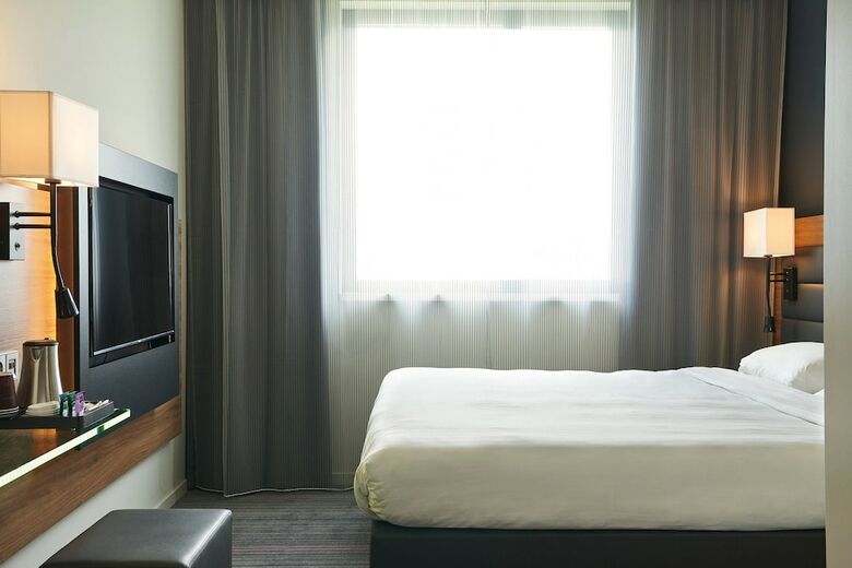 Hotel Moxy Paris Charles de Gaulle Airport